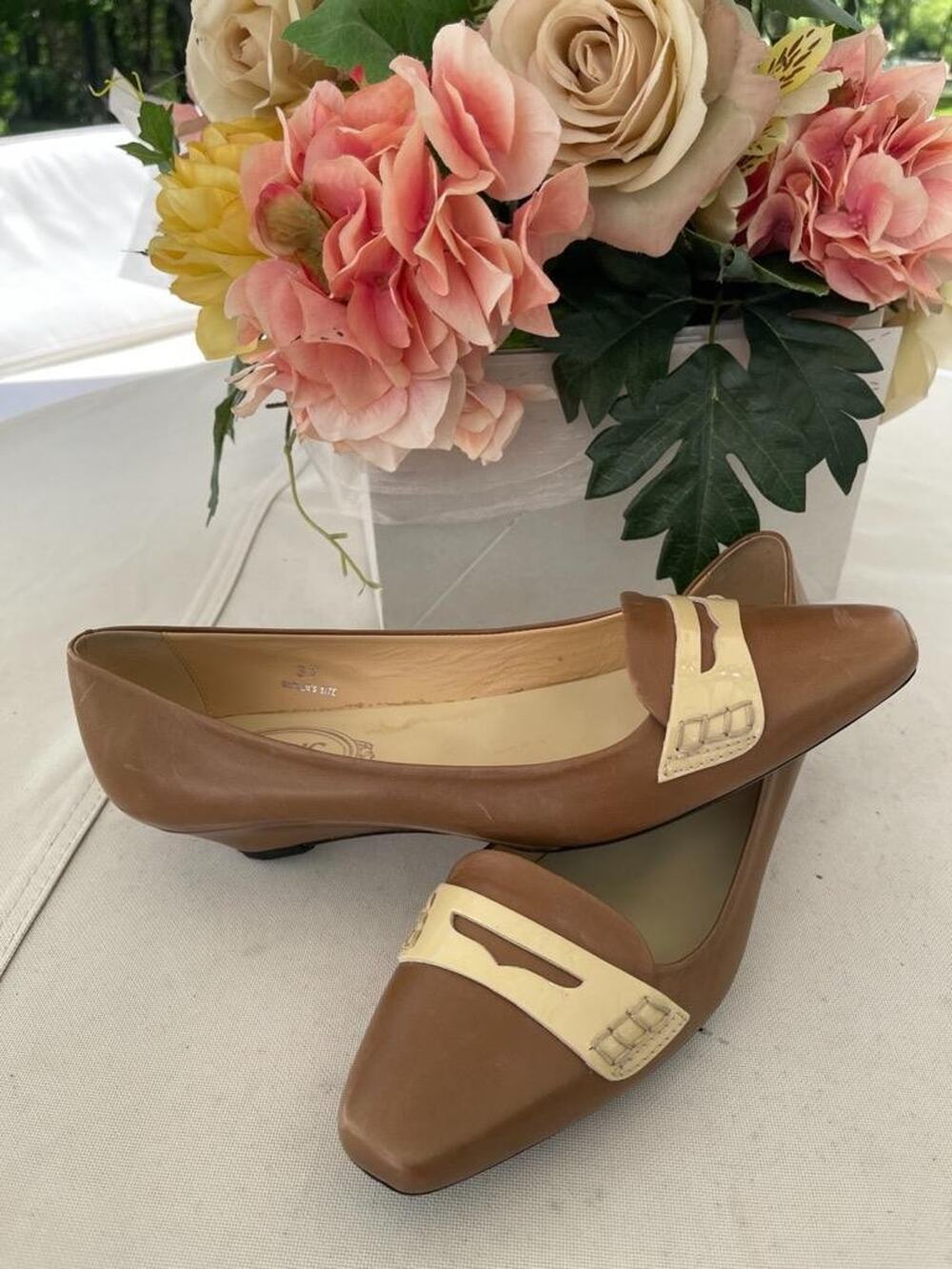TOD'S two tone wedge loafer shoe size 37 US 7 (900